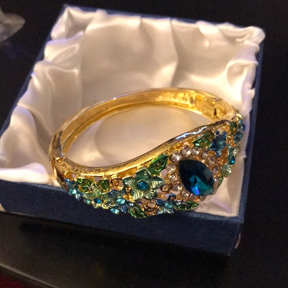 Jewelry - Blue and white Austrian Crystal Enameled Bangle